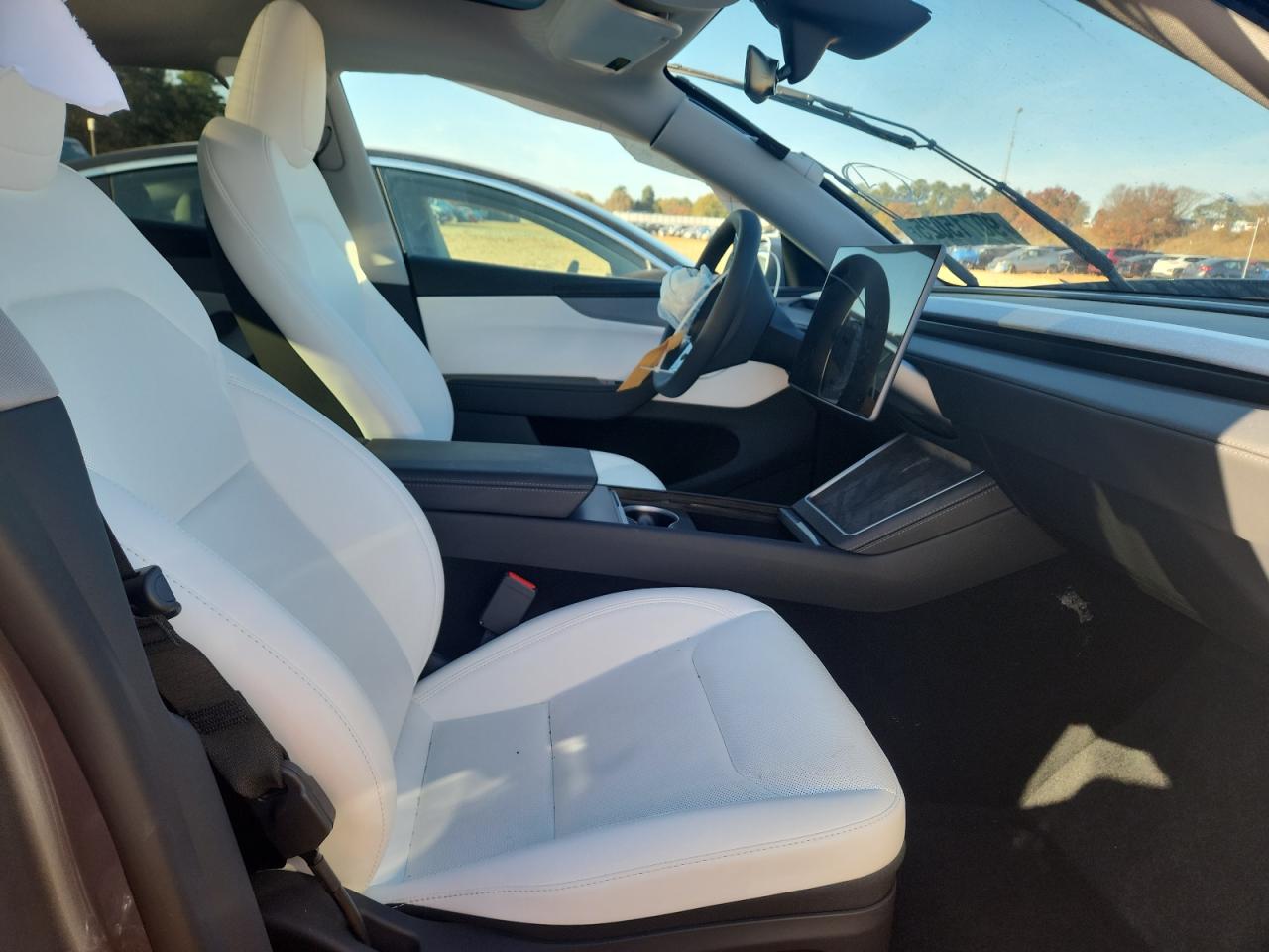 2026 Tesla Model Y VIN: 7SAYGDED6TA500770 Lot: 90715025