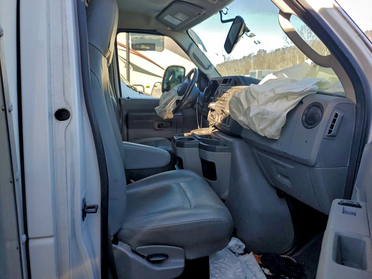 2018 Ford Econoline E350 Super Duty Cutaway Van VIN: 1FDWE3F69JDC38251 Lot: 91231215