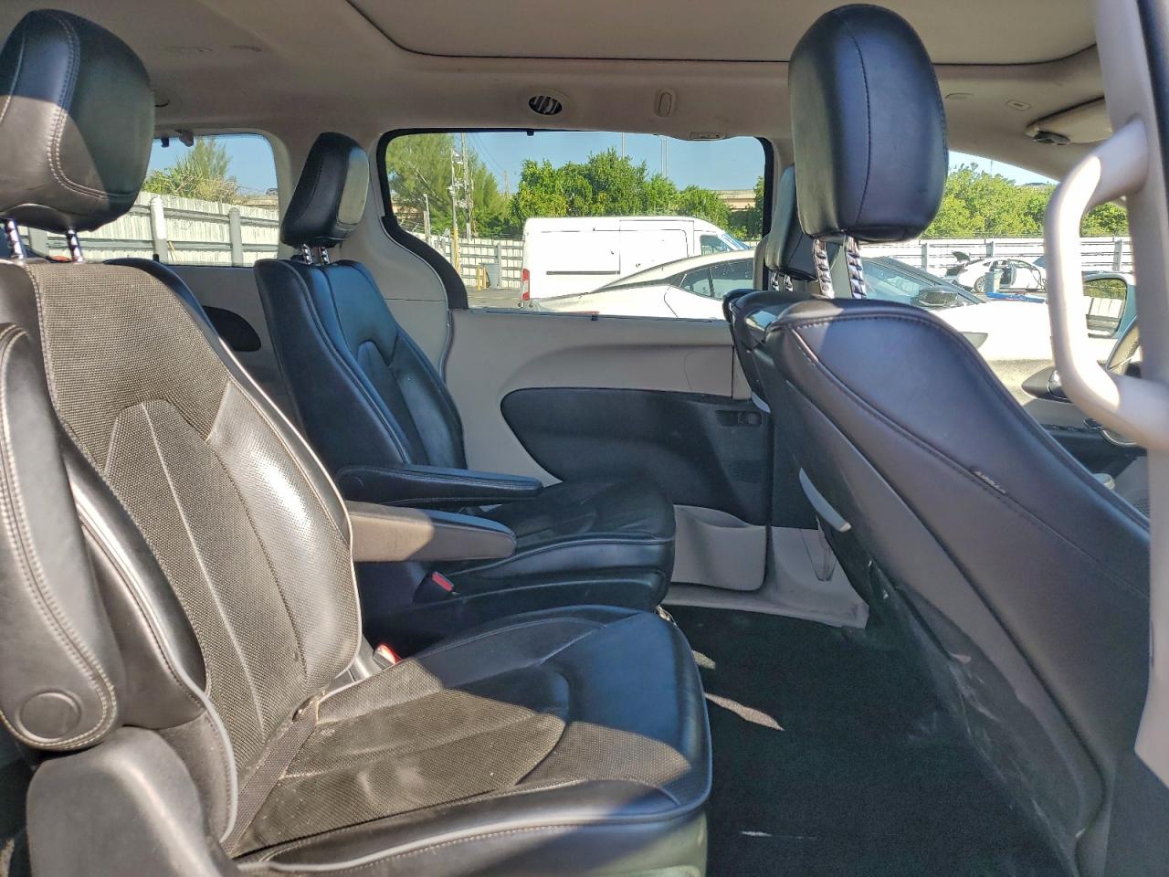 2018 Chrysler Pacifica Hybrid Limited VIN: 2C4RC1N75JR129420 Lot: 94059405