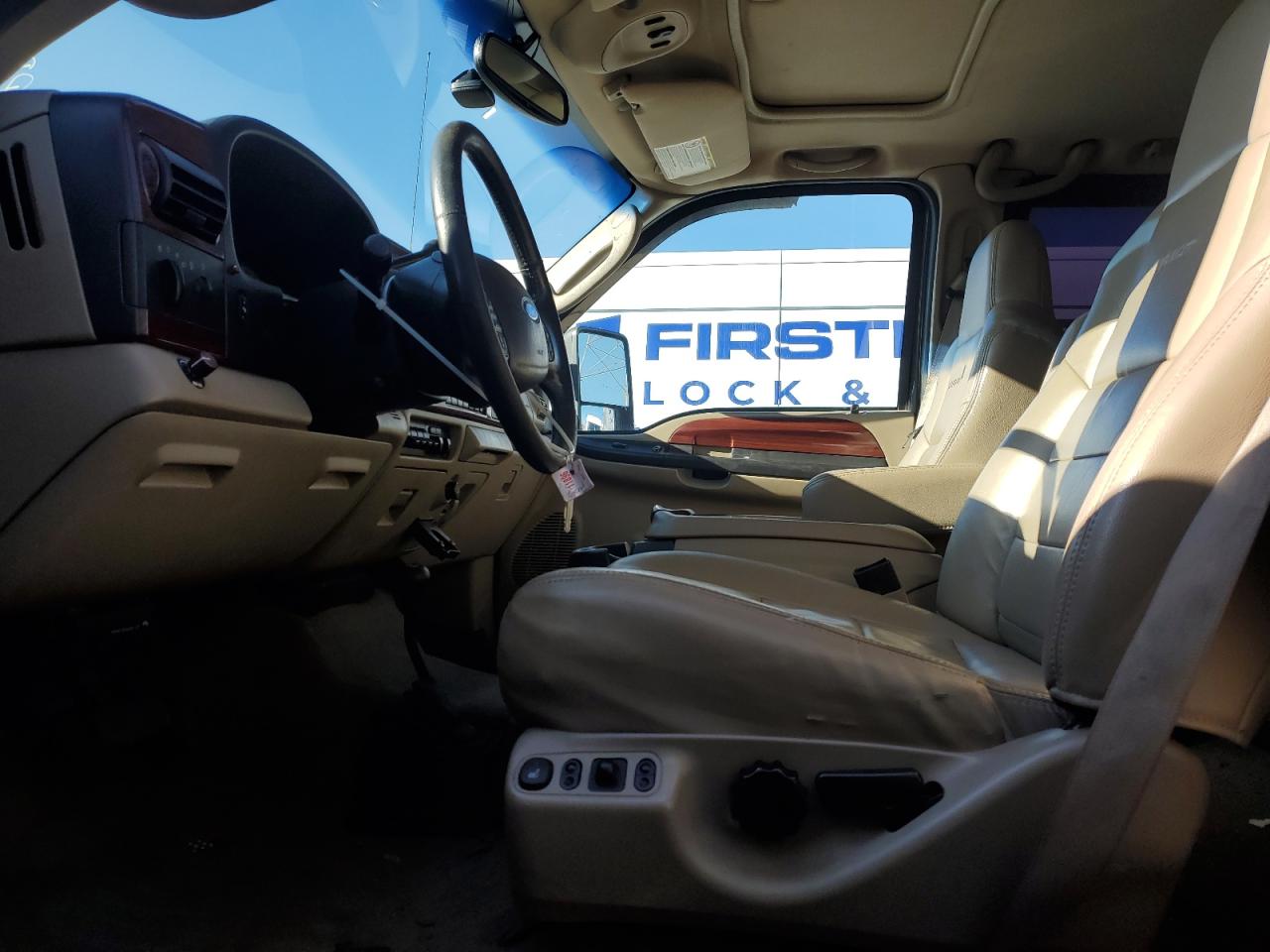 2005 Ford F350 Srw Super Duty VIN: 1FTWW31P55EB99983 Lot: 92412595