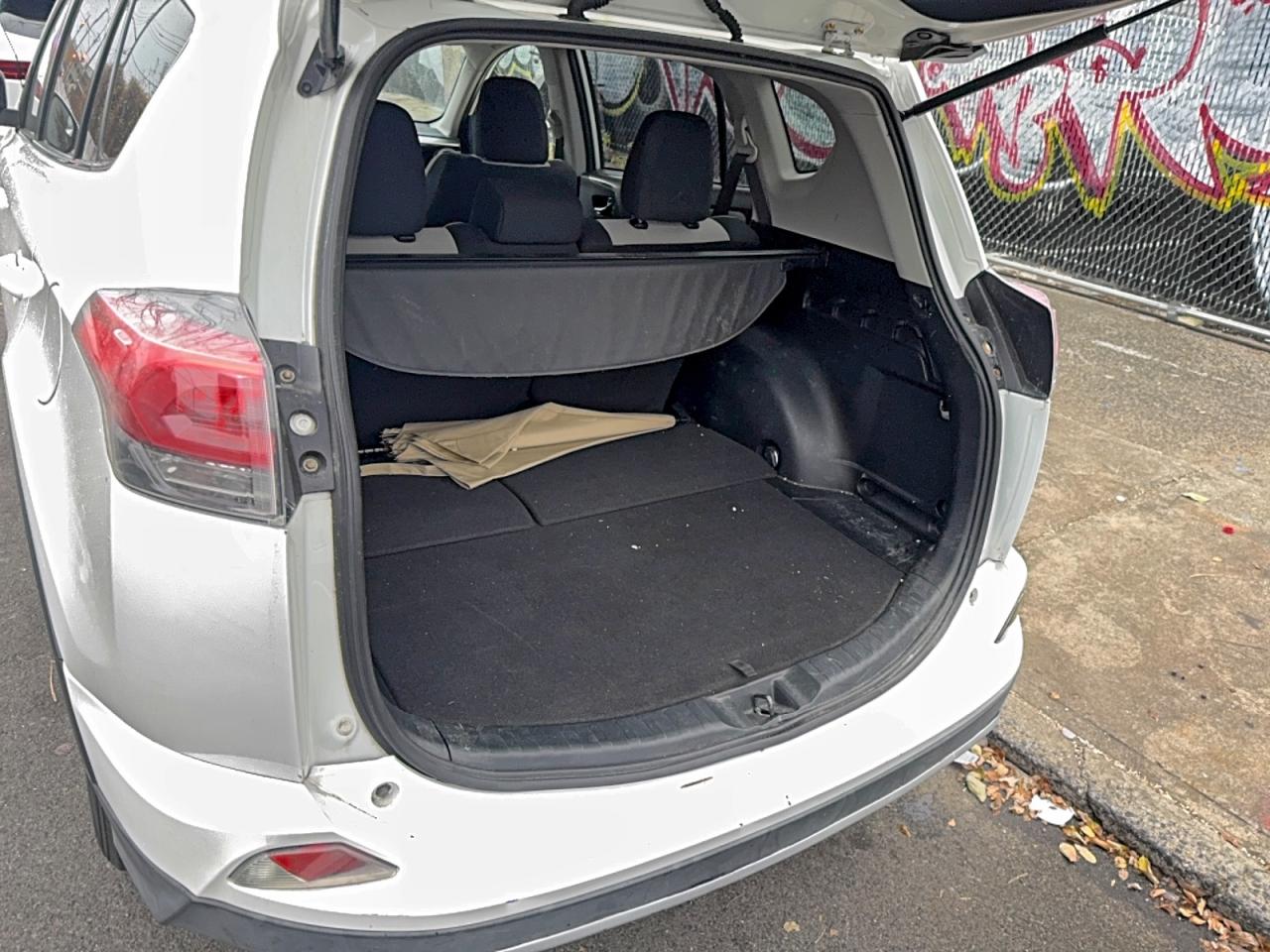 2017 Toyota Rav4 Xle VIN: JTMRFREVXHJ112518 Lot: 94749485