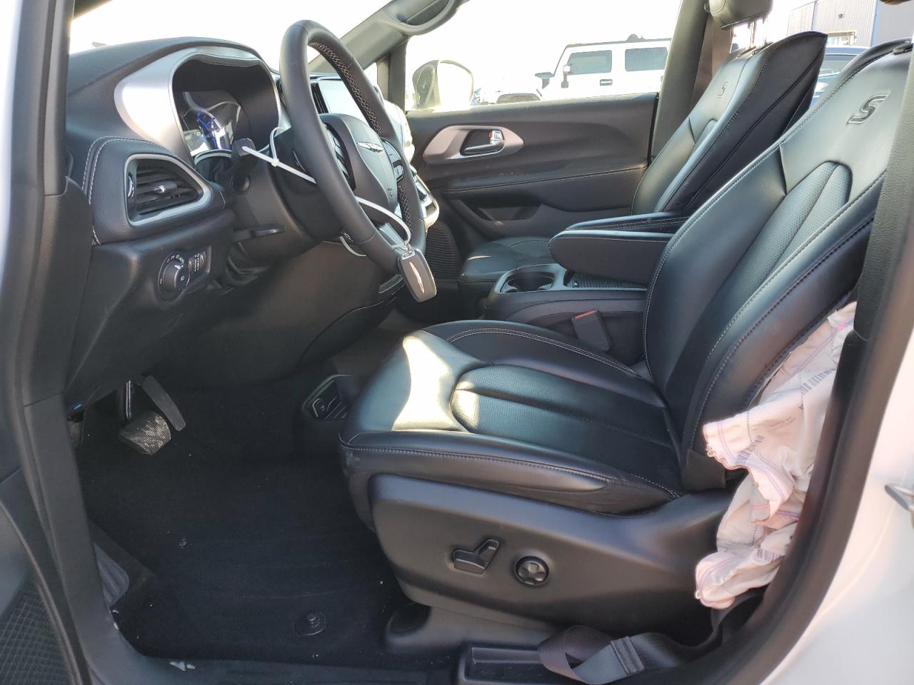 2023 Chrysler Pacifica Hybrid Touring L VIN: 2C4RC1L7XPR622716 Lot: 92873125