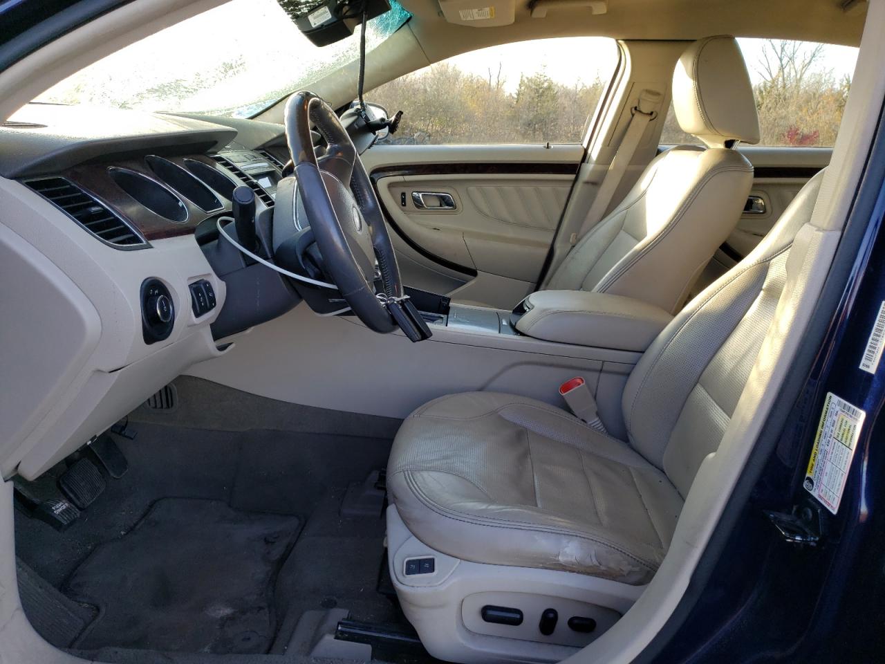 2011 Ford Taurus Limited VIN: 1FAHP2FW7BG101672 Lot: 92638705