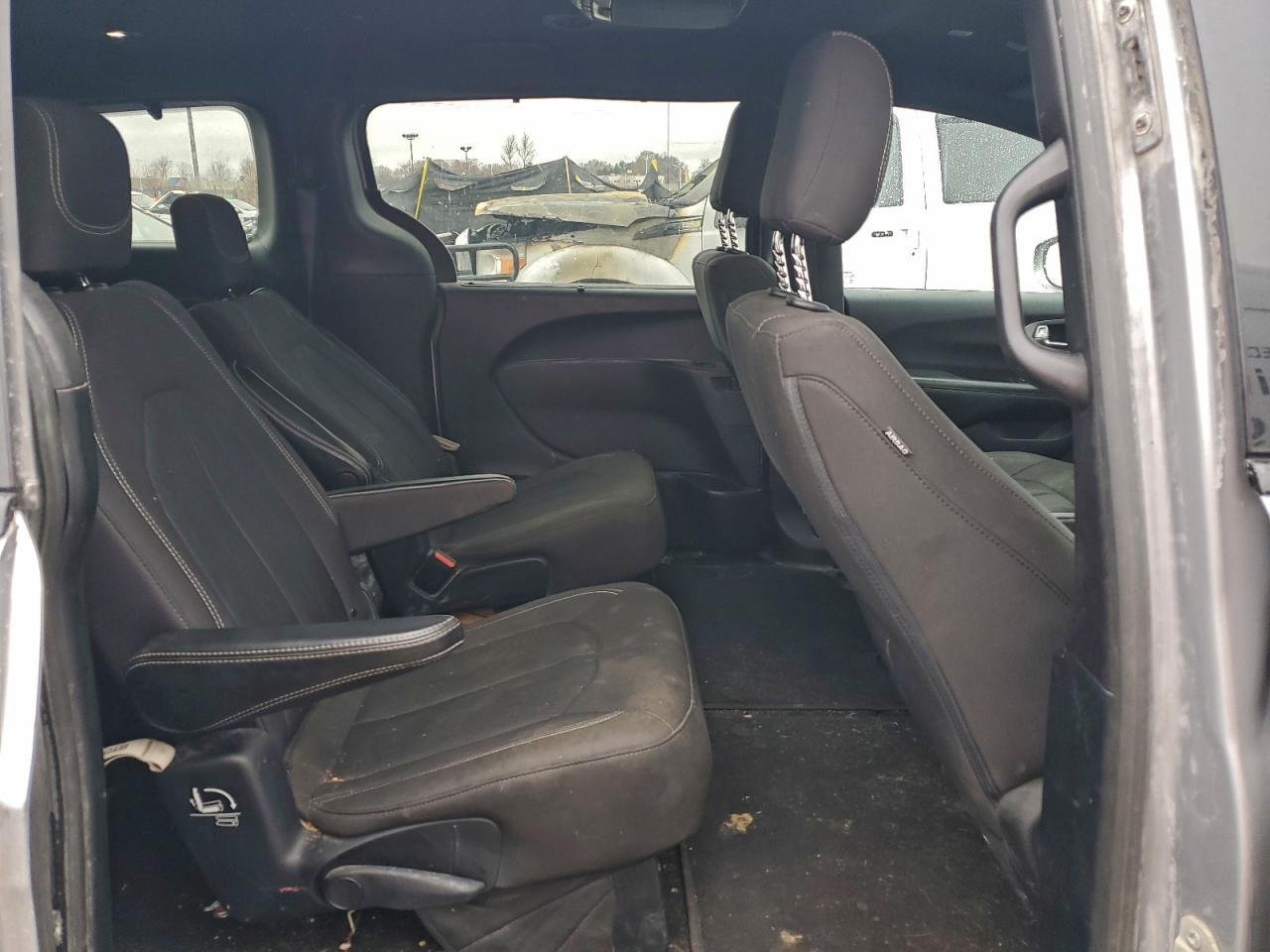 2020 Chrysler Pacifica Touring VIN: 2C4RC1FG4LR101822 Lot: 93840655