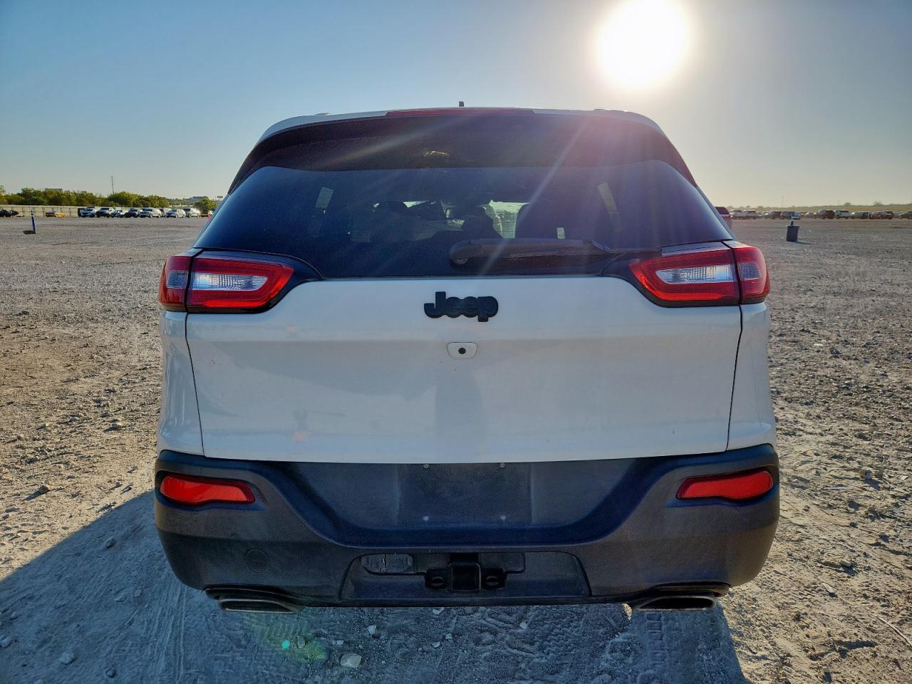 2016 Jeep Cherokee Latitude VIN: 1C4PJLCS5GW135430 Lot: 92416125