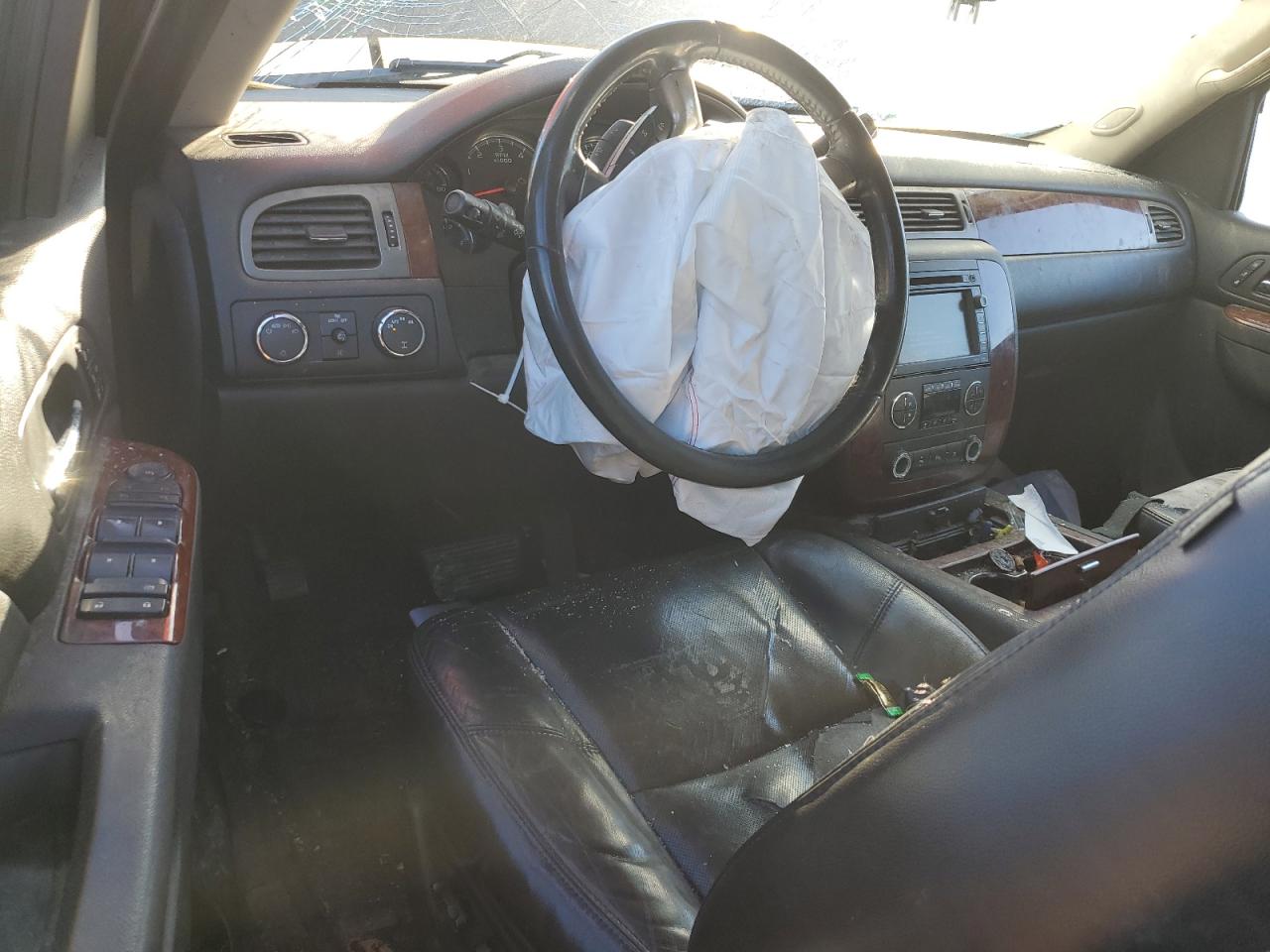 2011 Chevrolet Tahoe K1500 Ltz VIN: 1GNSKCE03BR169545 Lot: 92632285