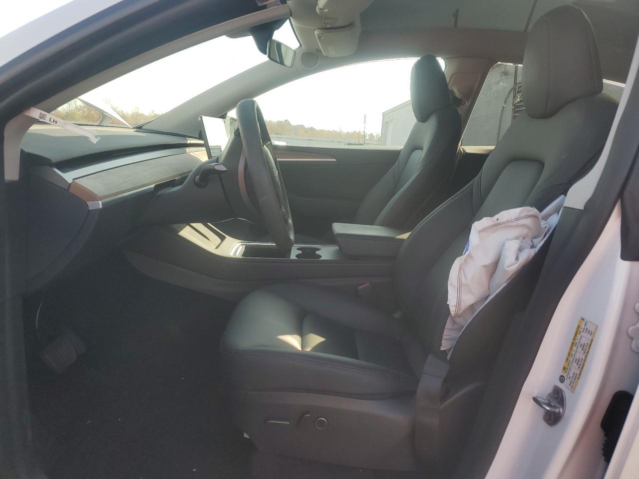 2024 Tesla Model Y VIN: 7SAYGDEE9RA288531 Lot: 91821805