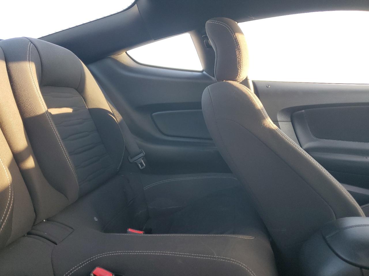 2016 Ford Mustang VIN: 1FA6P8TH5G5261830 Lot: 92013855