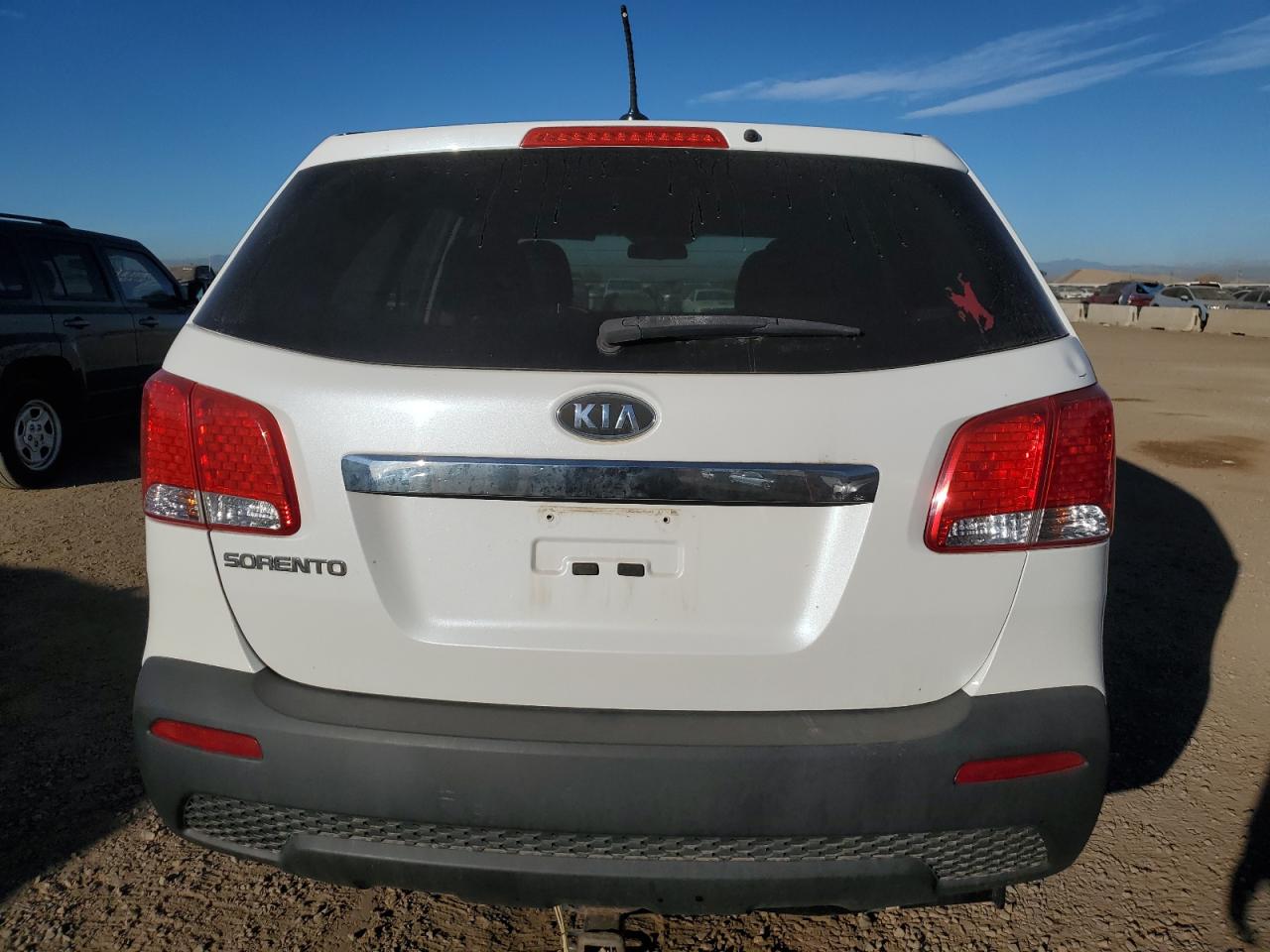 2011 Kia Sorento Base VIN: 5XYKTCA13BG174084 Lot: 90009635