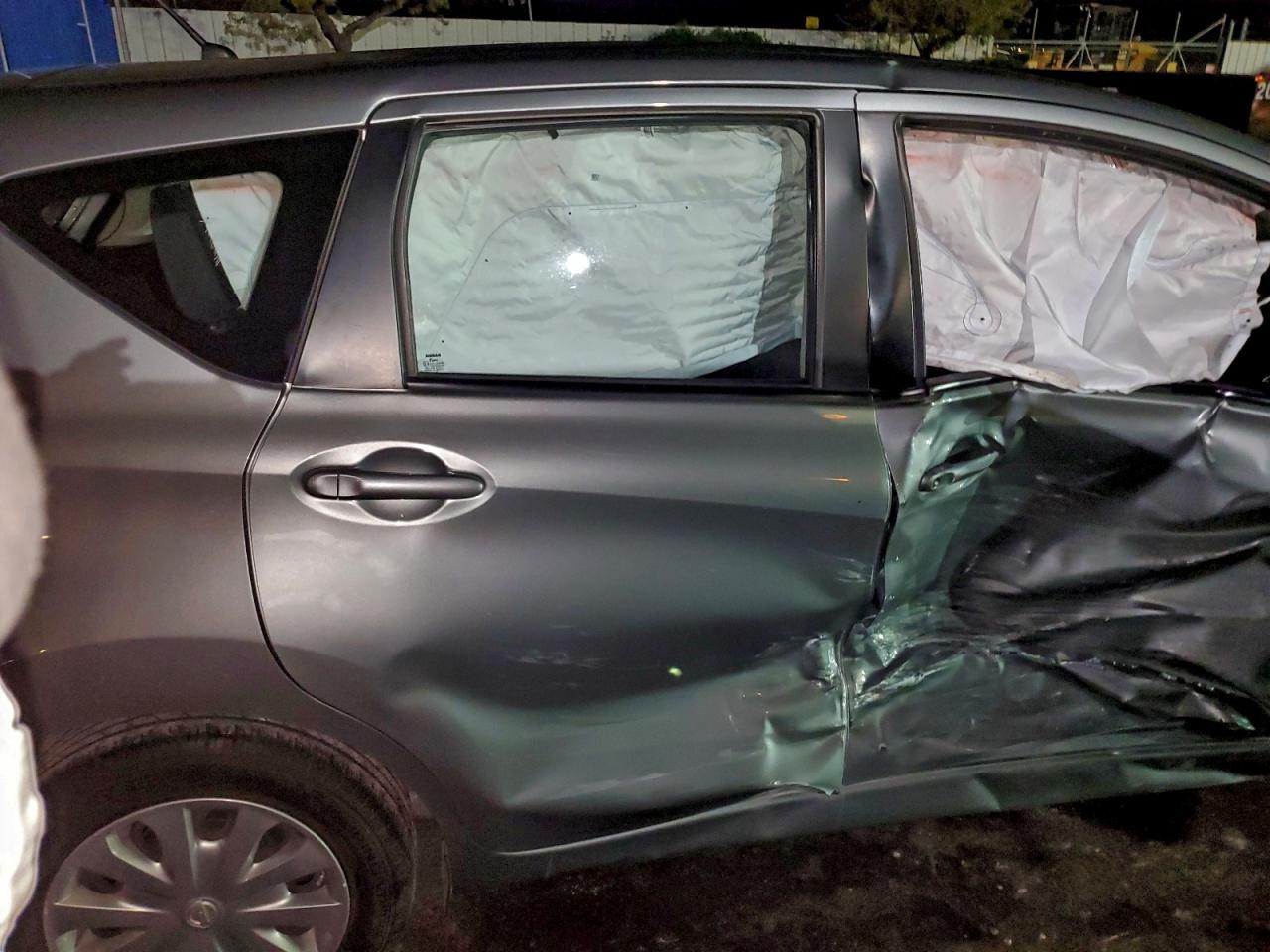 2015 Nissan Versa Note VIN: 395029 Lot: 85440585