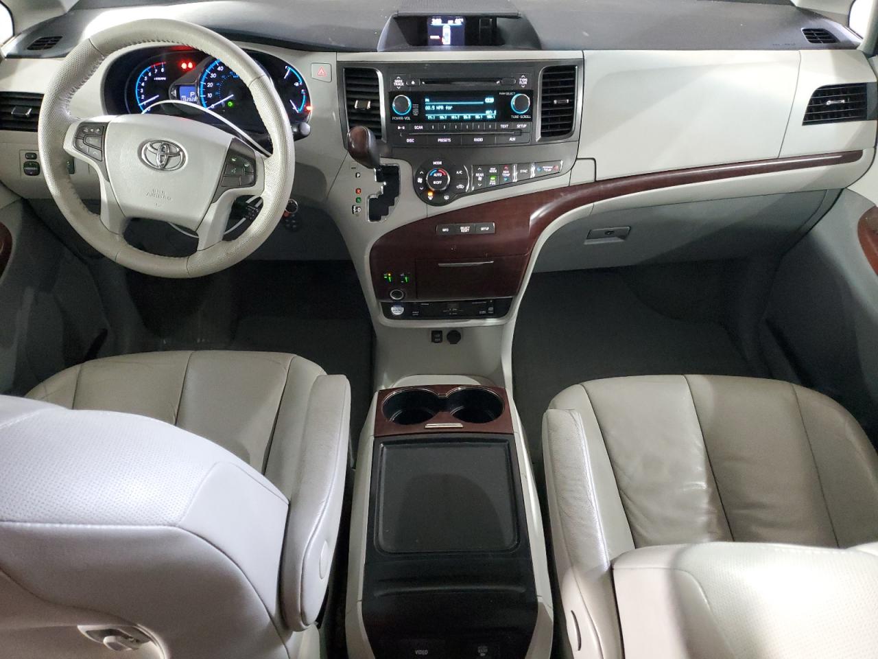 2012 Toyota Sienna Xle VIN: 5TDYK3DC9CS194175 Lot: 92169005