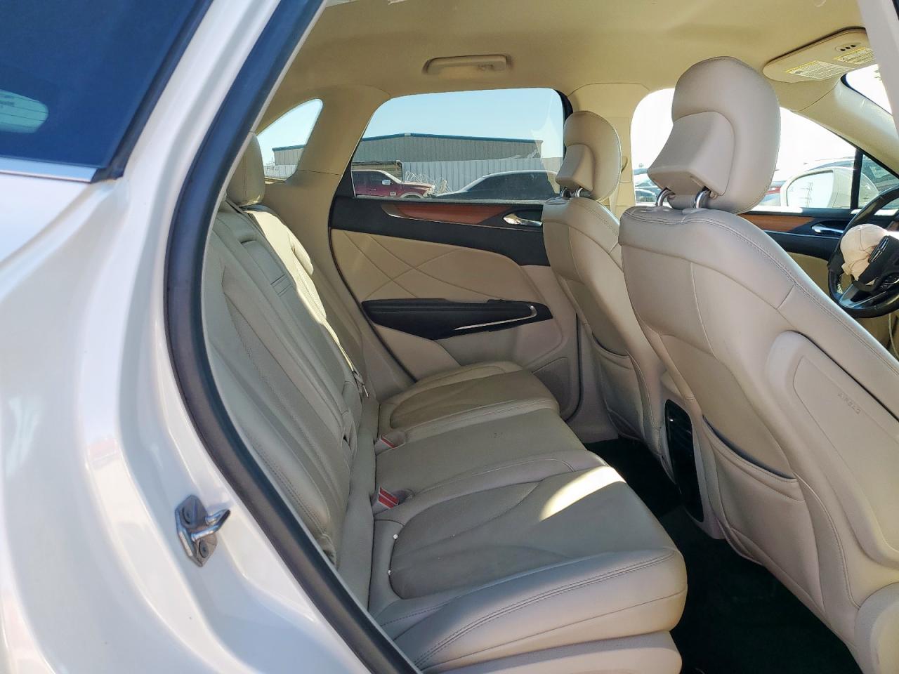 2017 Lincoln Mkc Select VIN: 5LMCJ2C99HUL04585 Lot: 91137255