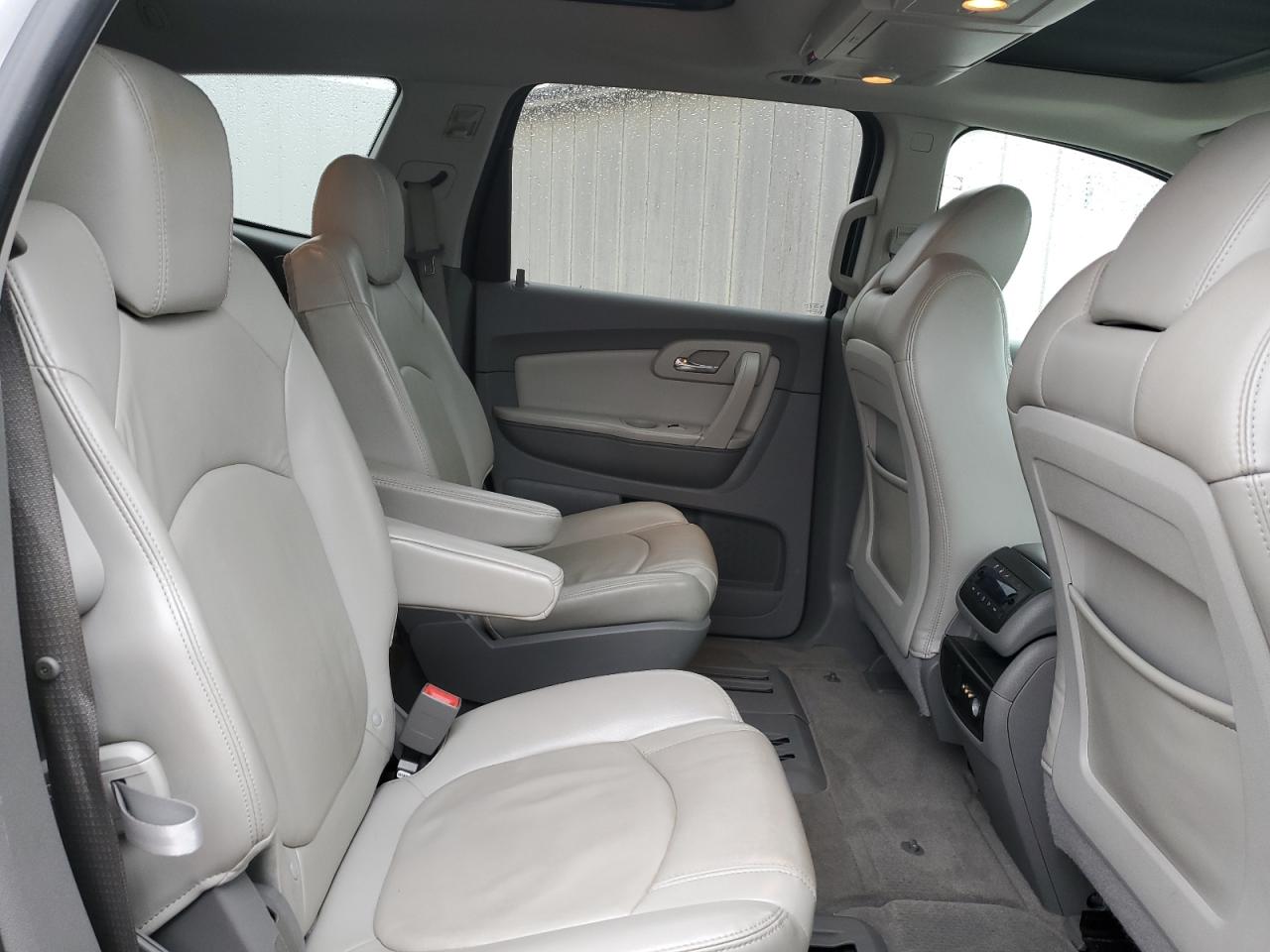 2010 Chevrolet Traverse Lt VIN: 1GNLRGED9AS125518 Lot: 92925285