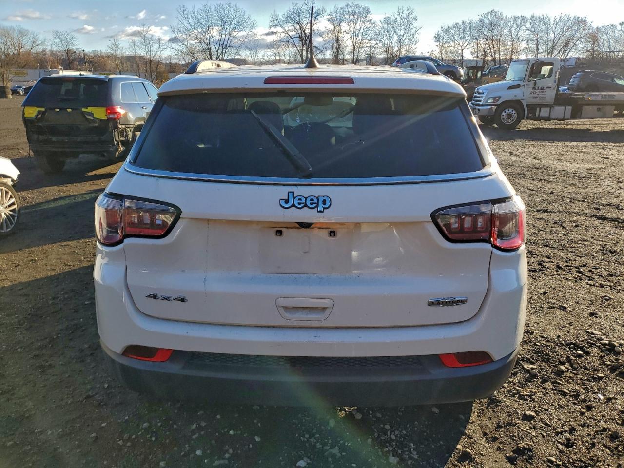 2018 Jeep Compass Latitude VIN: 3C4NJDBB4JT366203 Lot: 94175115