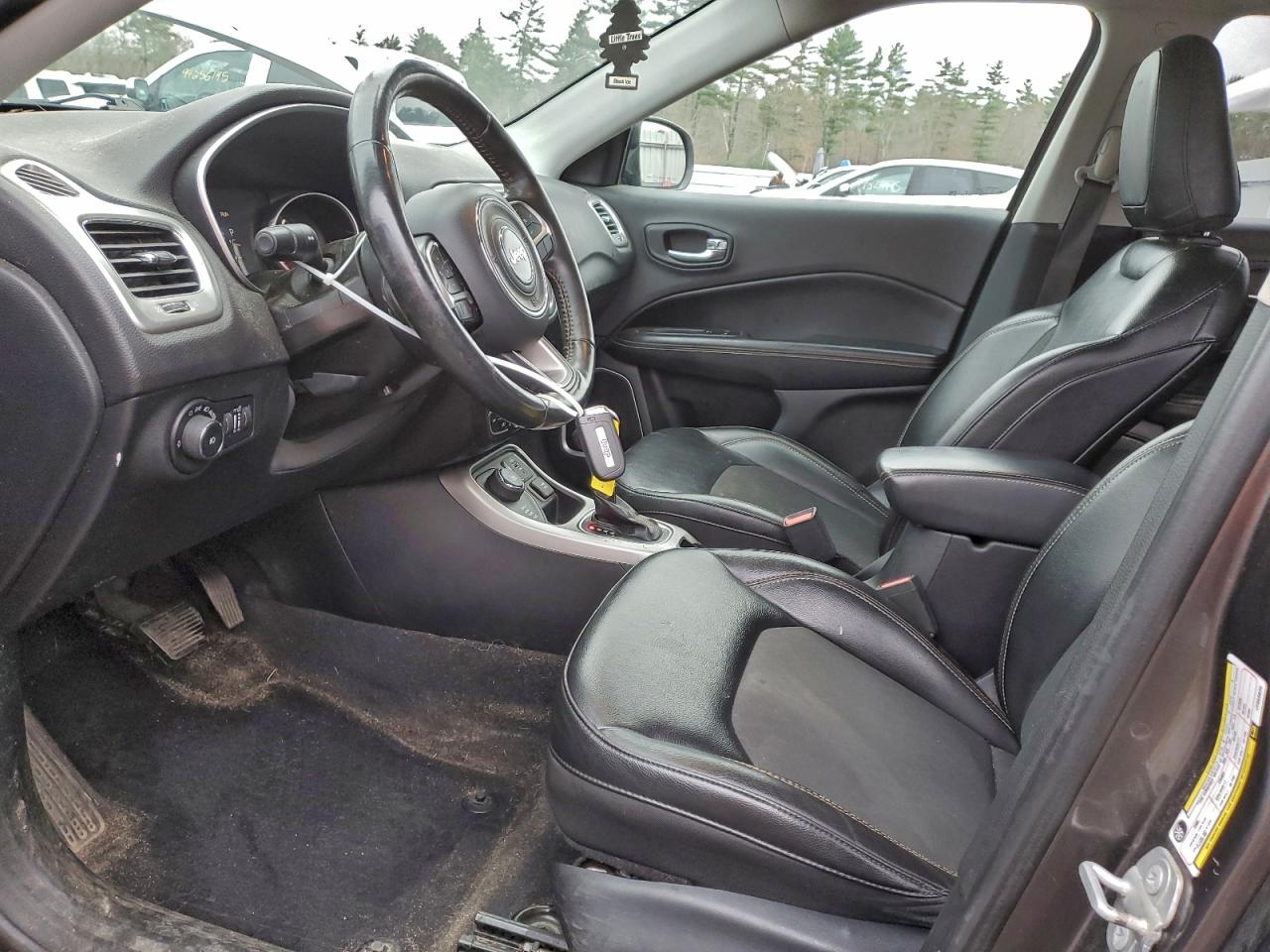 2018 Jeep Compass Latitude VIN: 3C4NJDBB4JT359820 Lot: 94143205