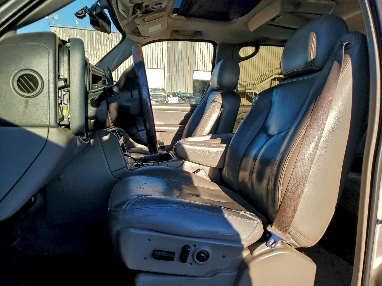 2005 Chevrolet Suburban C1500 VIN: 3GNEC16Z15G253525 Lot: 94530655