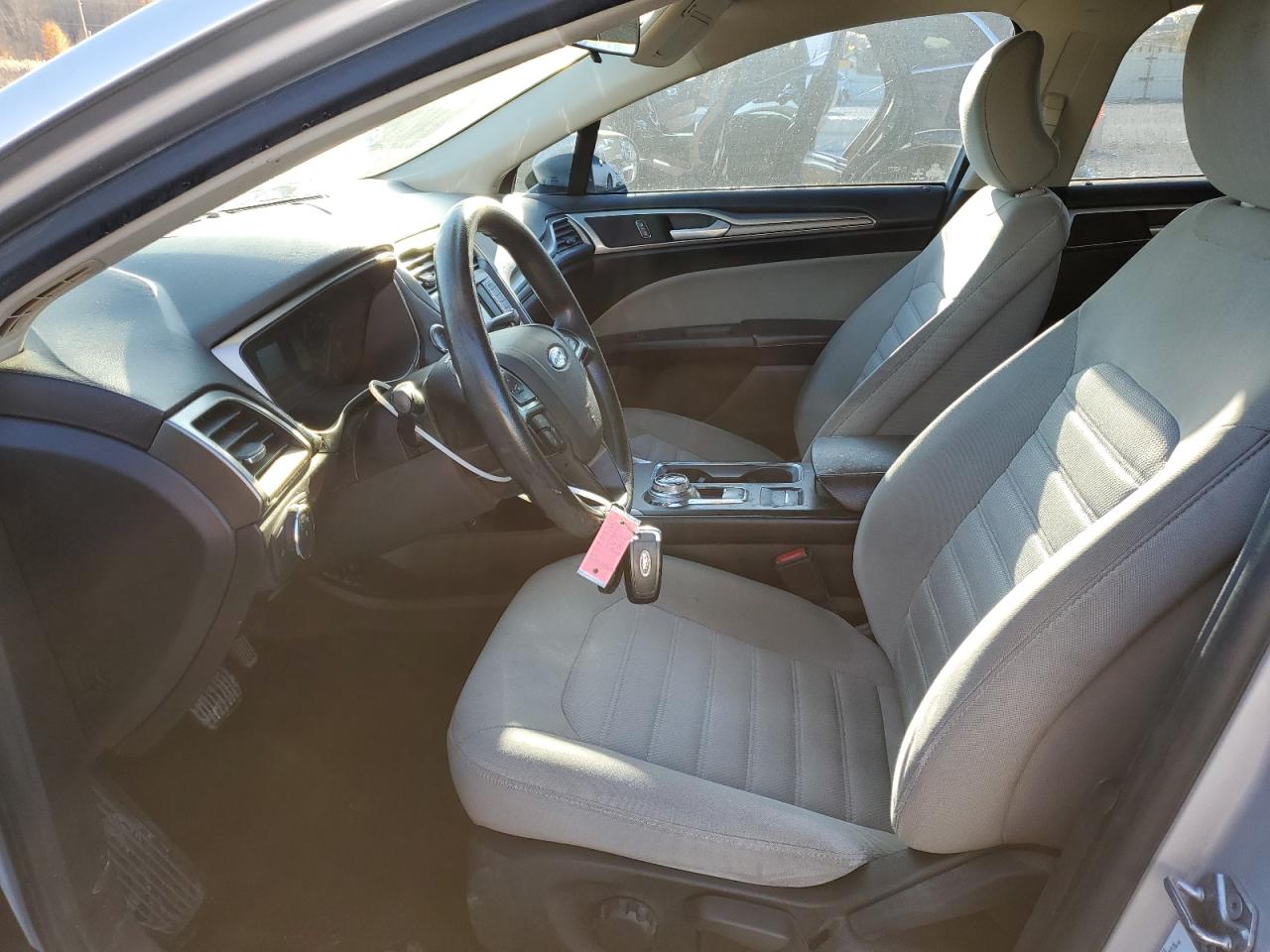 2017 Ford Fusion S VIN: 3FA6P0G79HR170481 Lot: 92682955