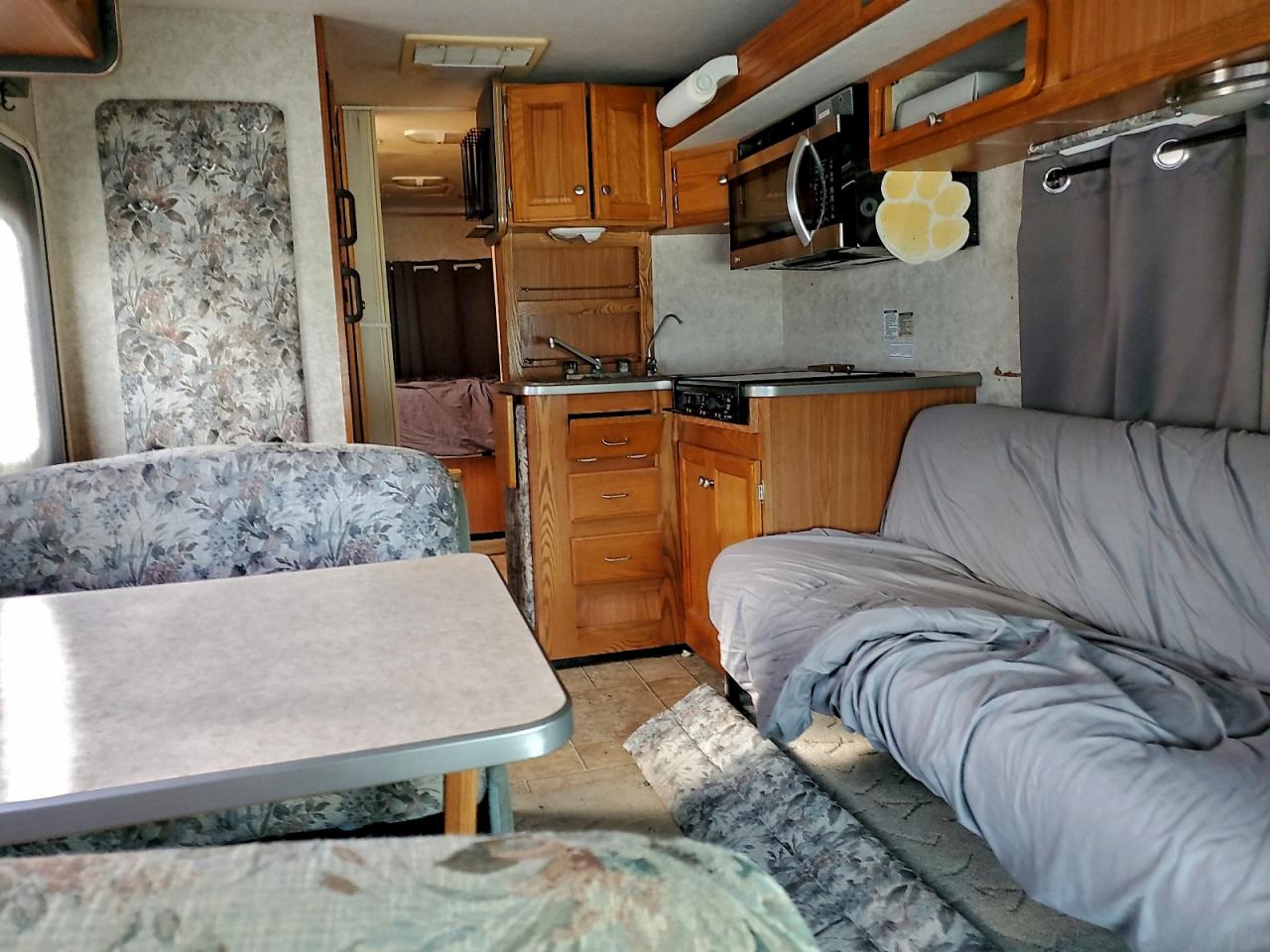 2006 Ford Econoline E450 Super Duty Cutaway Van VIN: 1FDXE45S46HA47393 Lot: 92616275