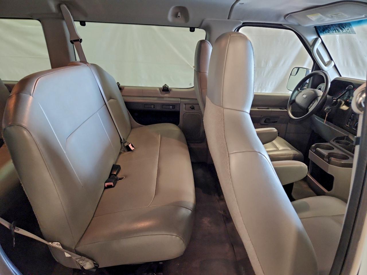 2013 Ford Econoline E350 Super Duty Wagon VIN: 1FBNE3BL5DDA76249 Lot: 92716245