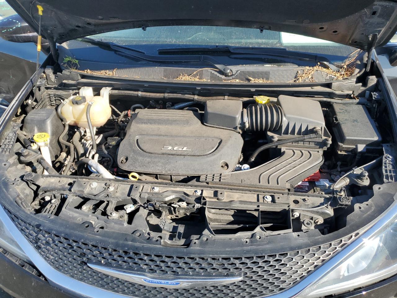 2018 Chrysler Pacifica Touring L VIN: 2C4RC1BG8JR317899 Lot: 92301315