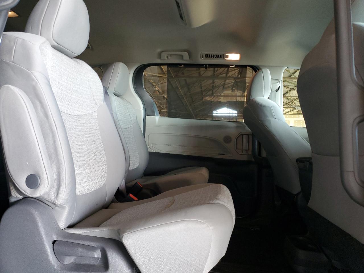 2021 Toyota Sienna Le VIN: 5TDKRKEC5MS053633 Lot: 93055705