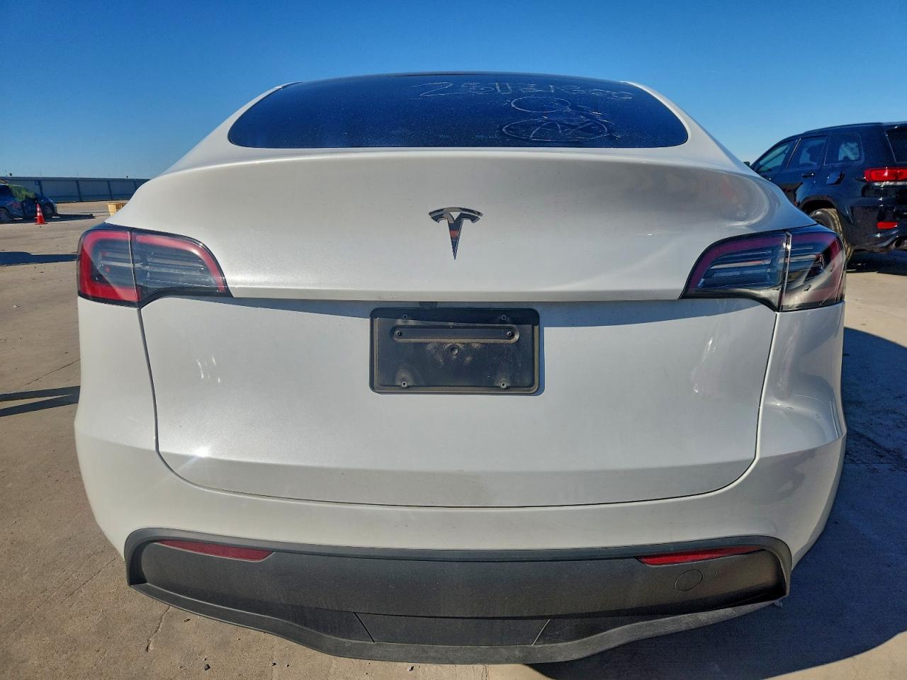2024 Tesla Model Y VIN: 7SAYGDED7RA331707 Lot: 94265915
