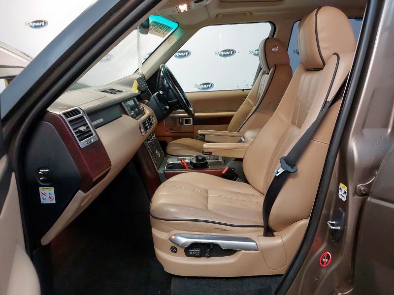 2011 LAND ROVER RANGE ROVER 4.4 TDV8 VOGUE 4DR AUTO