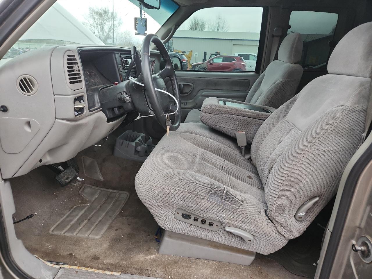 1998 Chevrolet Gmt-400 K1500 VIN: 2GCEK19R5W1279823 Lot: 93098005