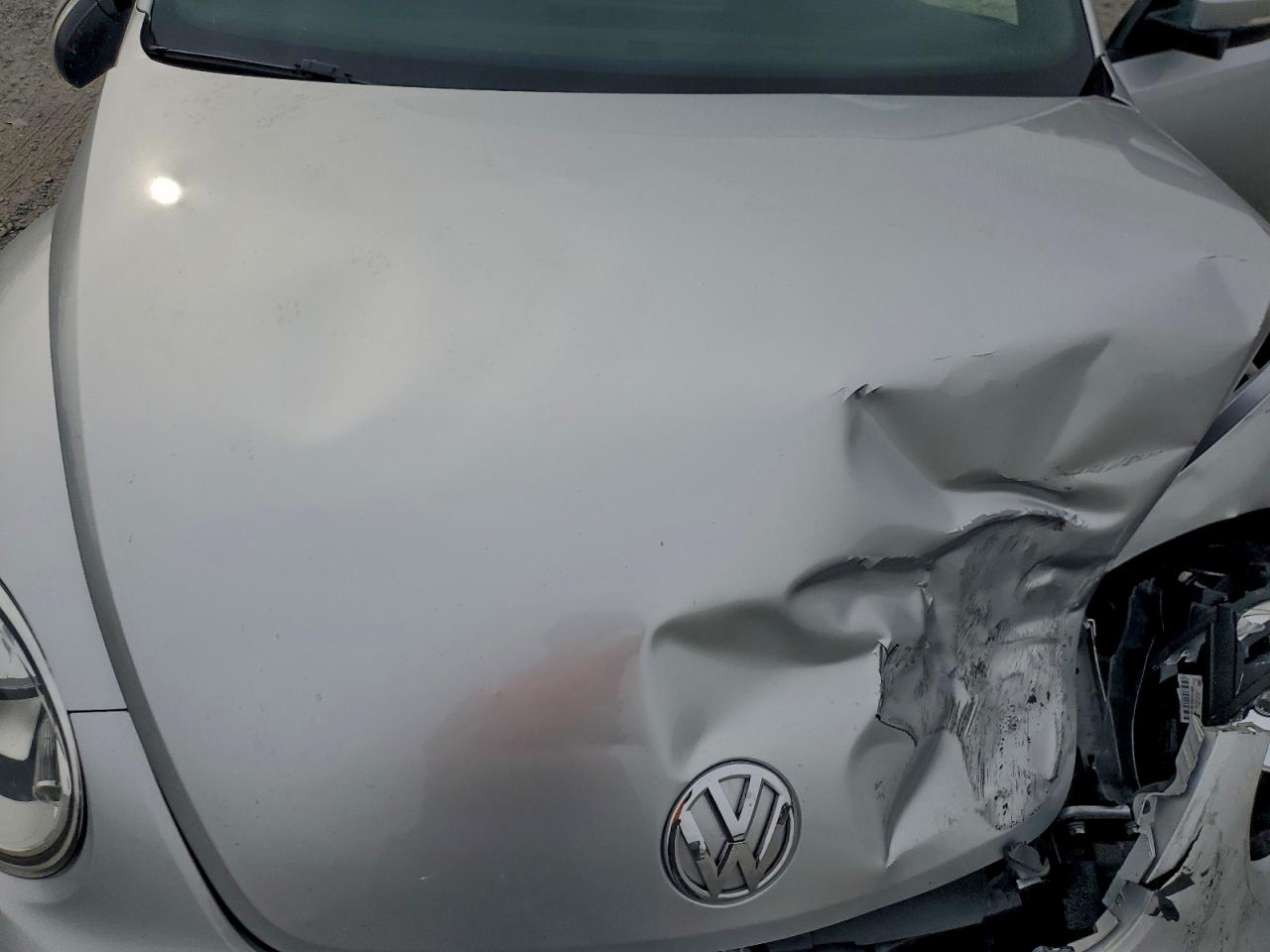 2015 Volkswagen Beetle 1.8T VIN: 3VWF17AT6FM606558 Lot: 94570165