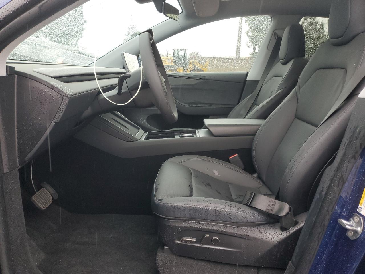 2026 Tesla Model Y VIN: 7SAYGDED3TF445522 Lot: 93131915