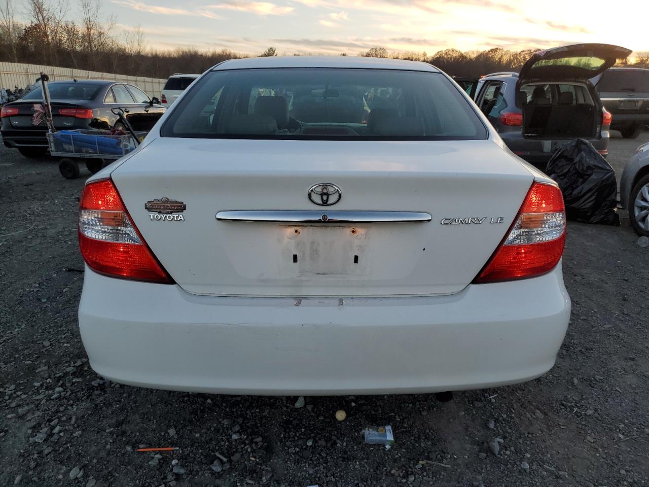 2004 Toyota Camry Le VIN: 4T1BE32K04U307415 Lot: 93543885