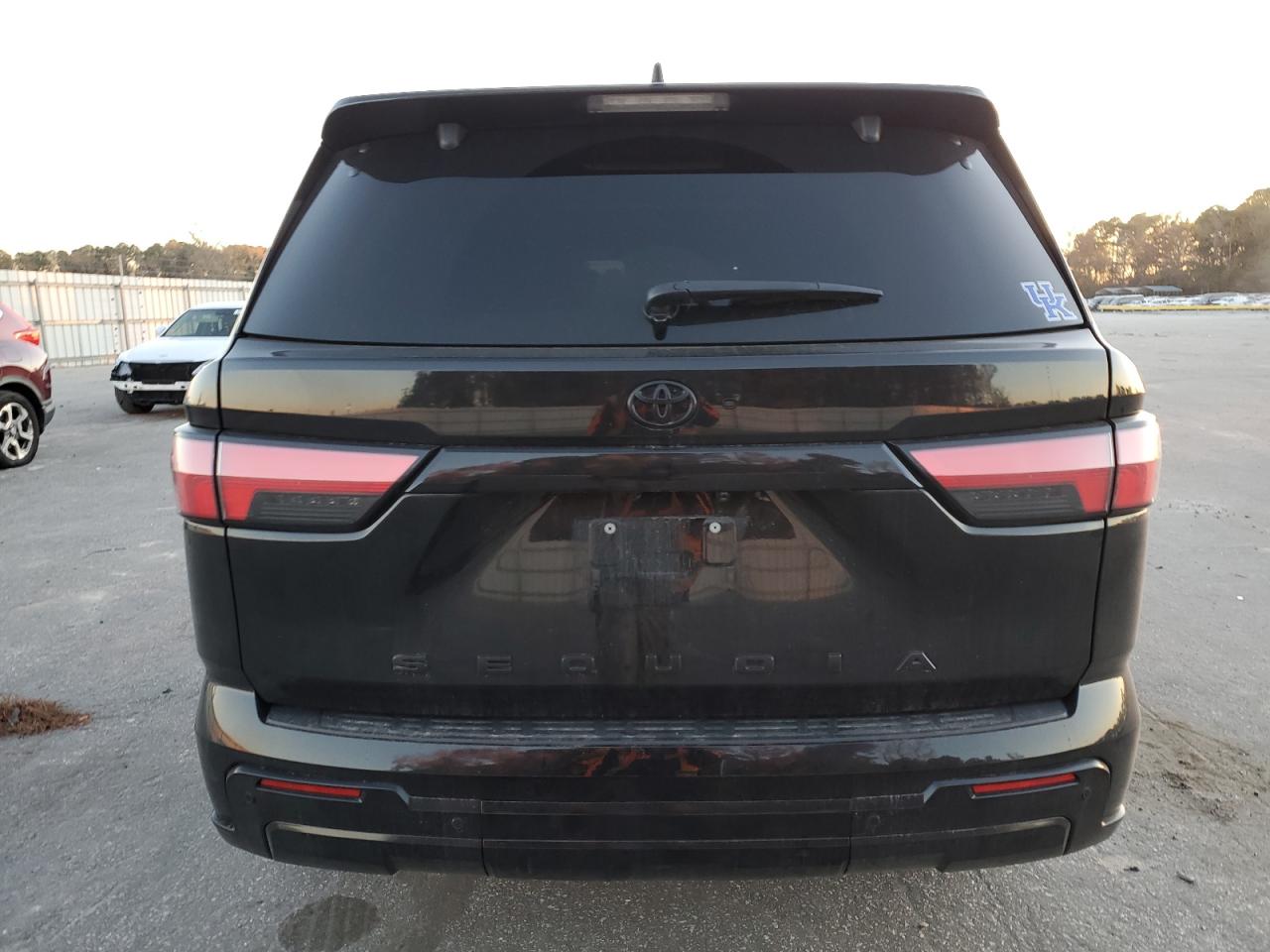 2024 Toyota Sequoia Sr5 VIN: 7SVAAAAAXRX003044 Lot: 92156405