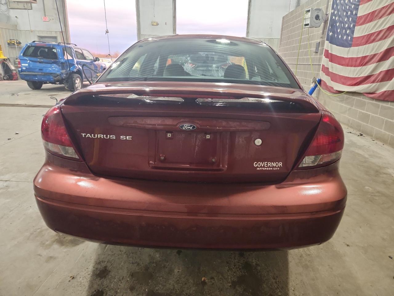2005 Ford Taurus Se VIN: 1FAFP53275A288512 Lot: 92457705