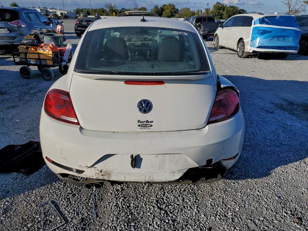 2018 Volkswagen Beetle S VIN: 3VWFD7AT8JM707259 Lot: 94467845