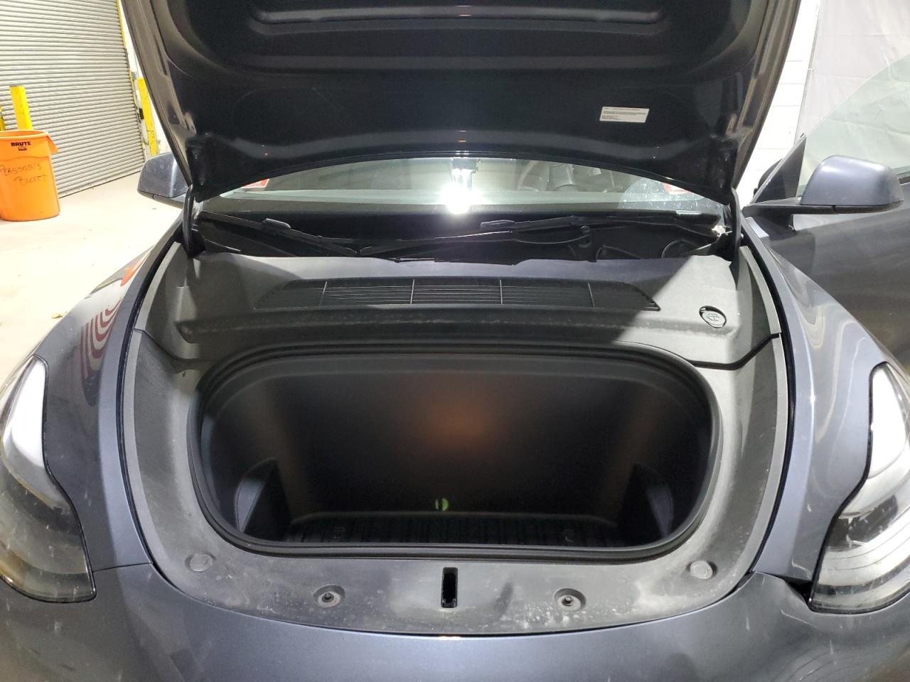 2023 Tesla Model Y VIN: 7SAYGDEE9PF749436 Lot: 90351095