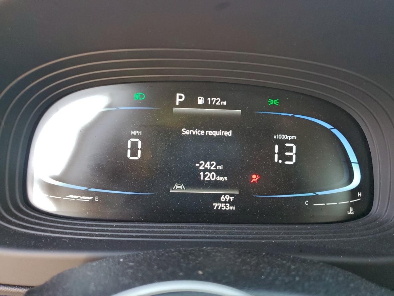 2025 Hyundai Venue Se VIN: KMHRB8A39SU371092 Lot: 94287785