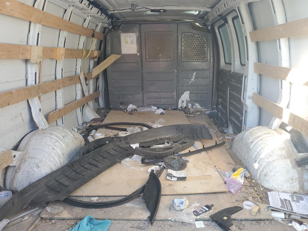 2017 GMC Savana G2500 Delivery Van VIN: 1GTW7AFF7H1906868 Lot: 92616185