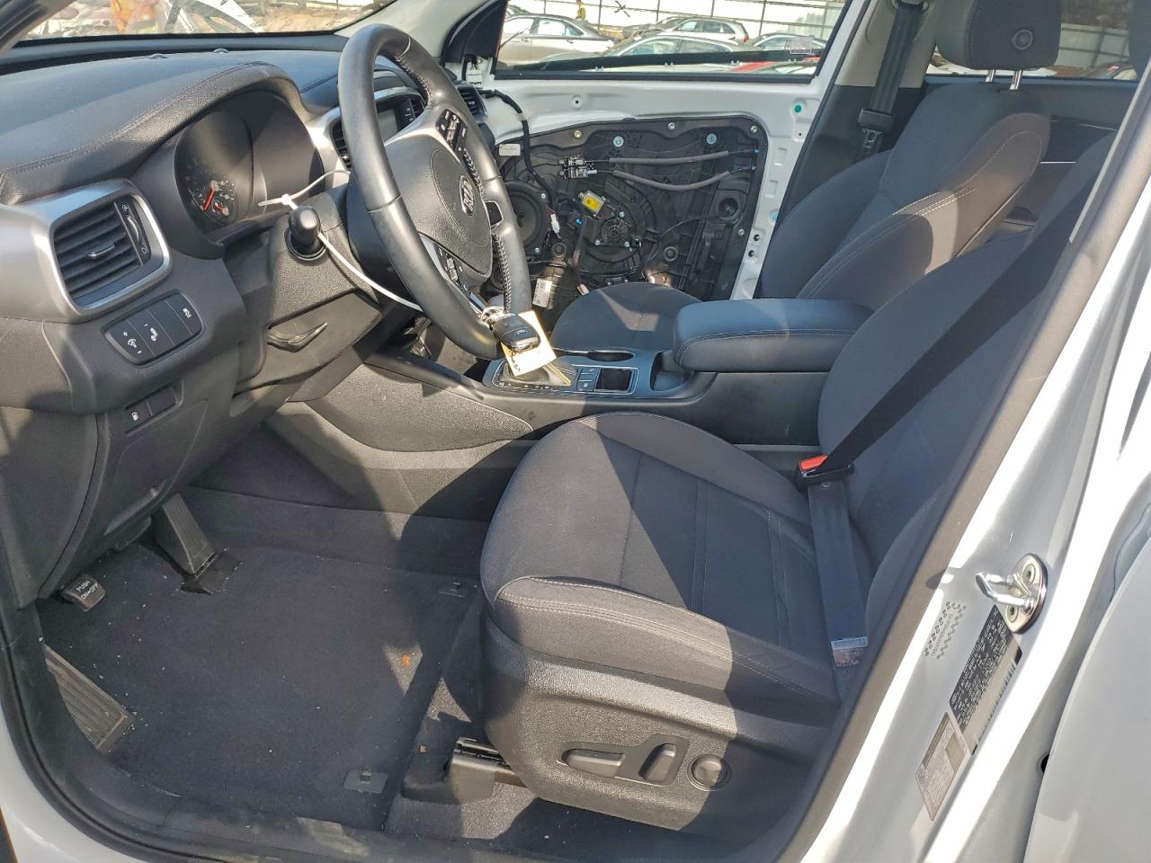 2019 Kia Sorento Lx VIN: 5XYPG4A52KG597841 Lot: 93350775