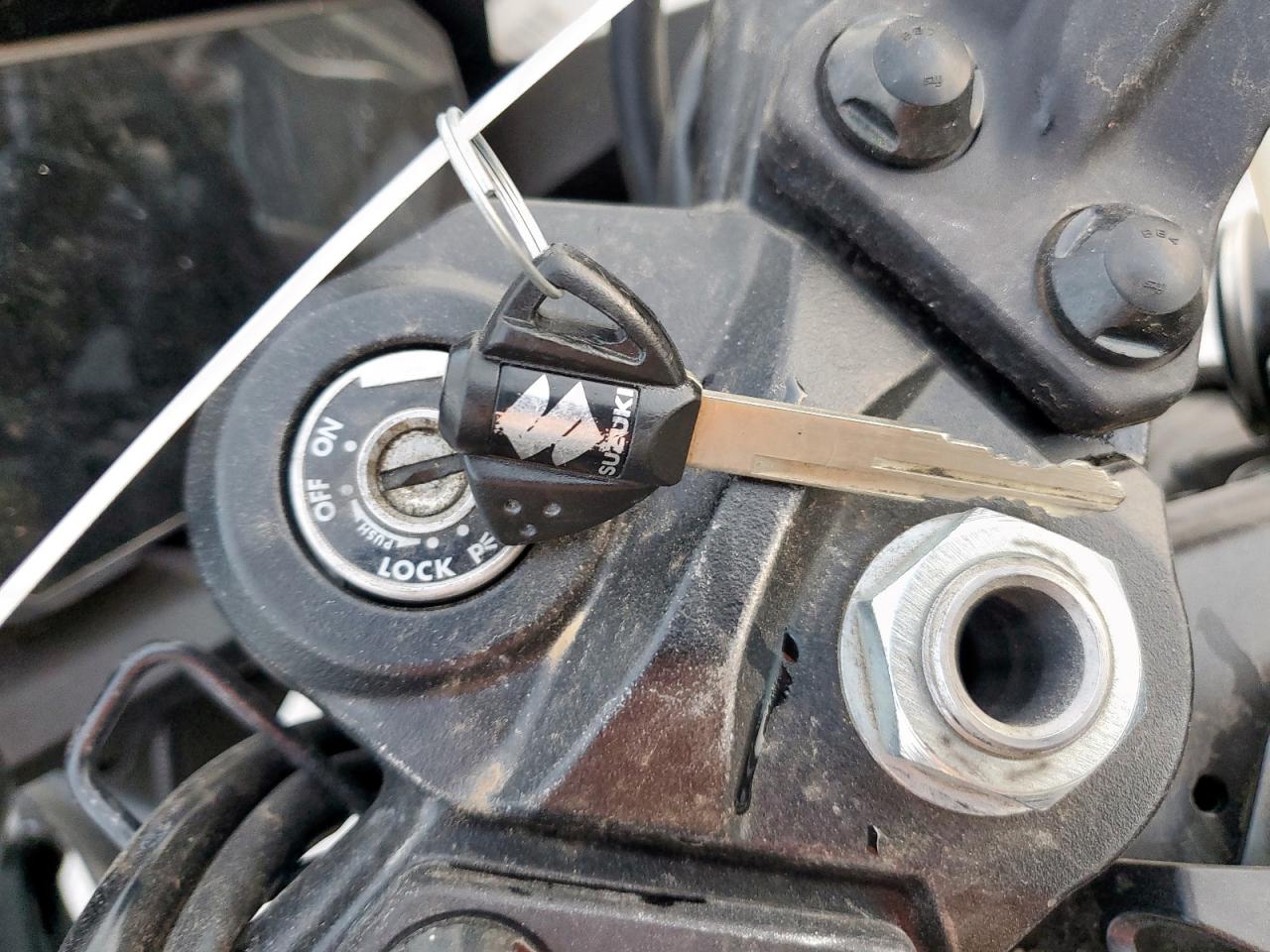 2024 Suzuki Gsx800 F VIN: JS1EM13B4R7100033 Lot: 93846135