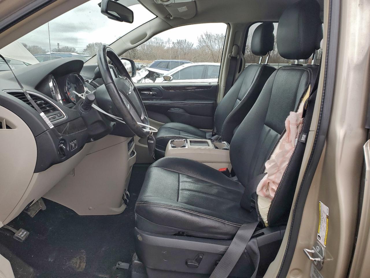 2015 Chrysler Town & Country Lx VIN: 2C4RC1AG4FR727608 Lot: 94317335