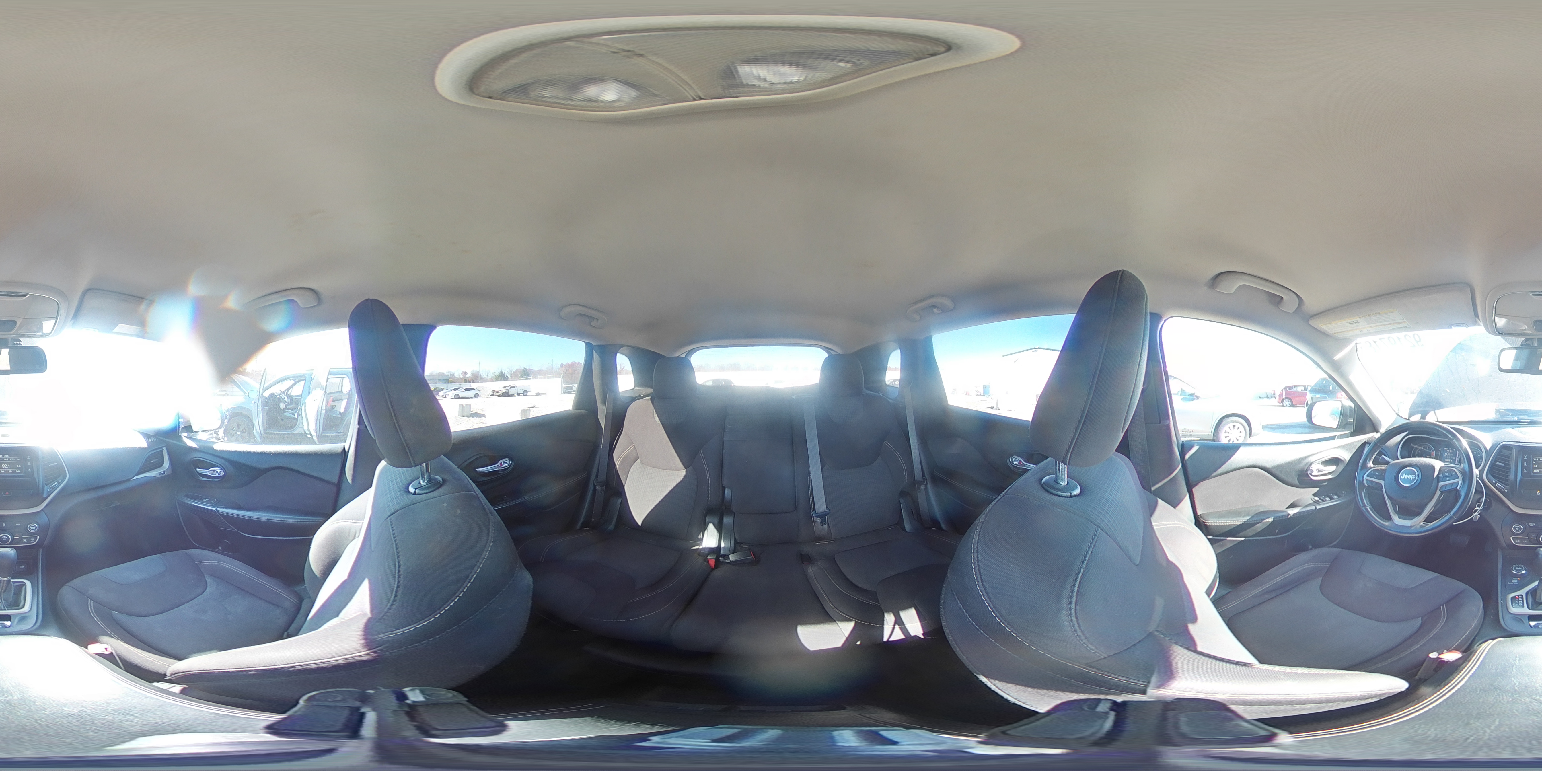 2016 Jeep Cherokee Latitude VIN: 1C4PJMCB2GW210333 Lot: 92197185