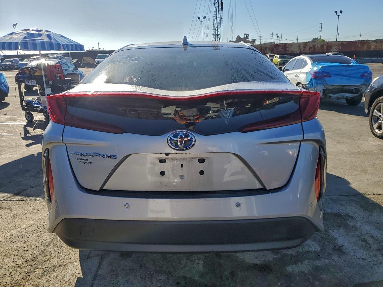 2018 Toyota Prius Prime VIN: JTDKARFP4J3071927 Lot: 94214645