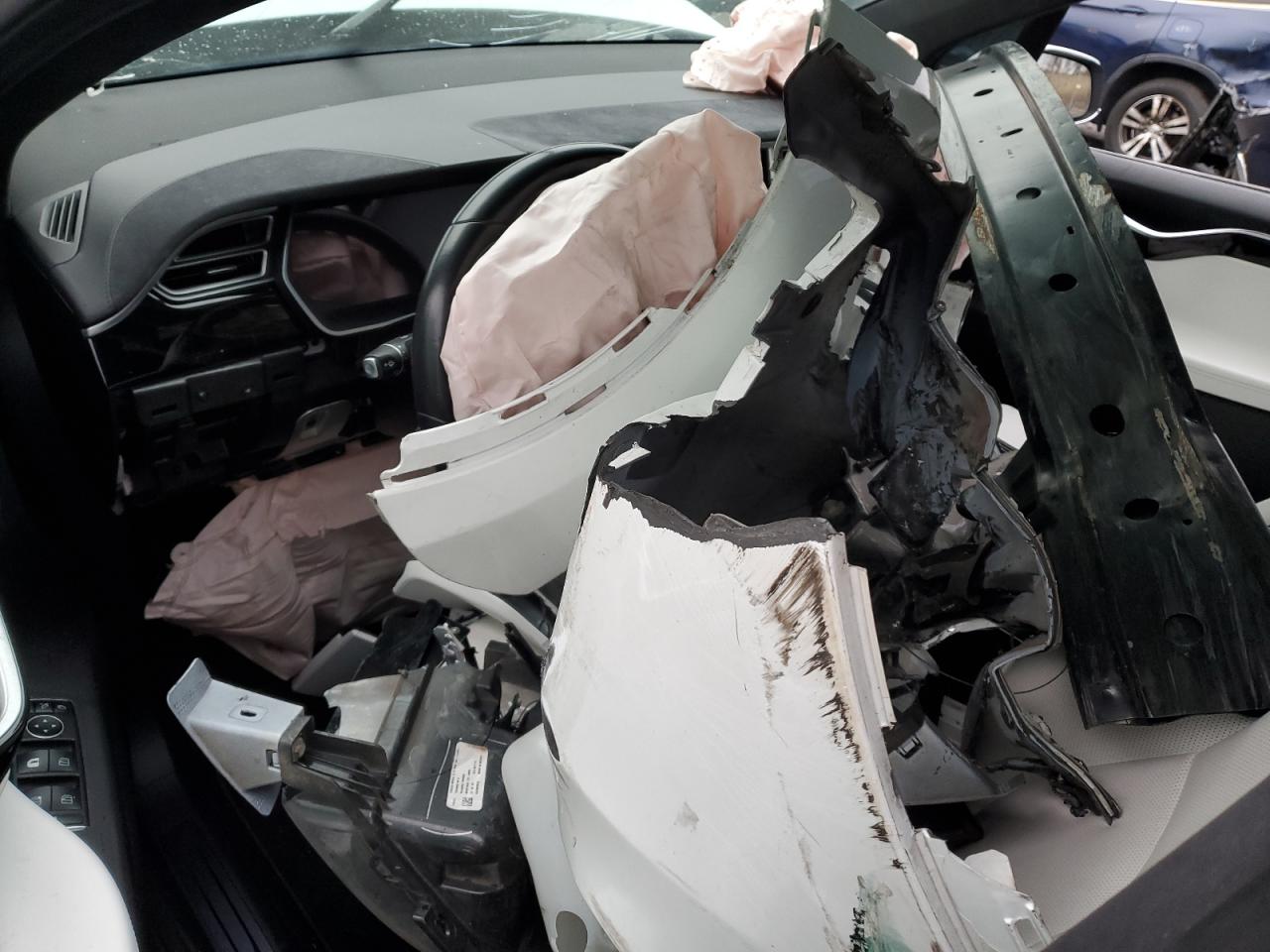 2016 Tesla Model X VIN: 5YJXCBE22GF006633 Lot: 92647515