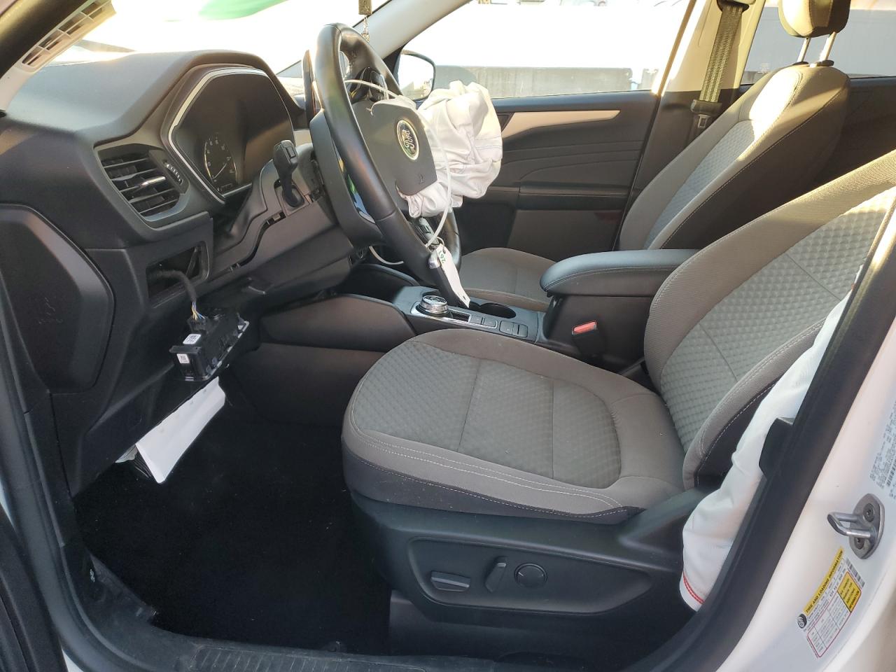 2022 Ford Escape Se VIN: 1FMCU9BZ3NUA37637 Lot: 92650365