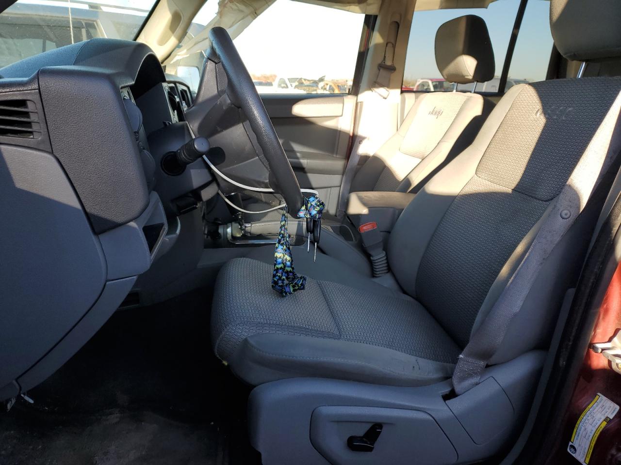 2007 Jeep Commander VIN: 1J8HG48K97C668974 Lot: 92597005