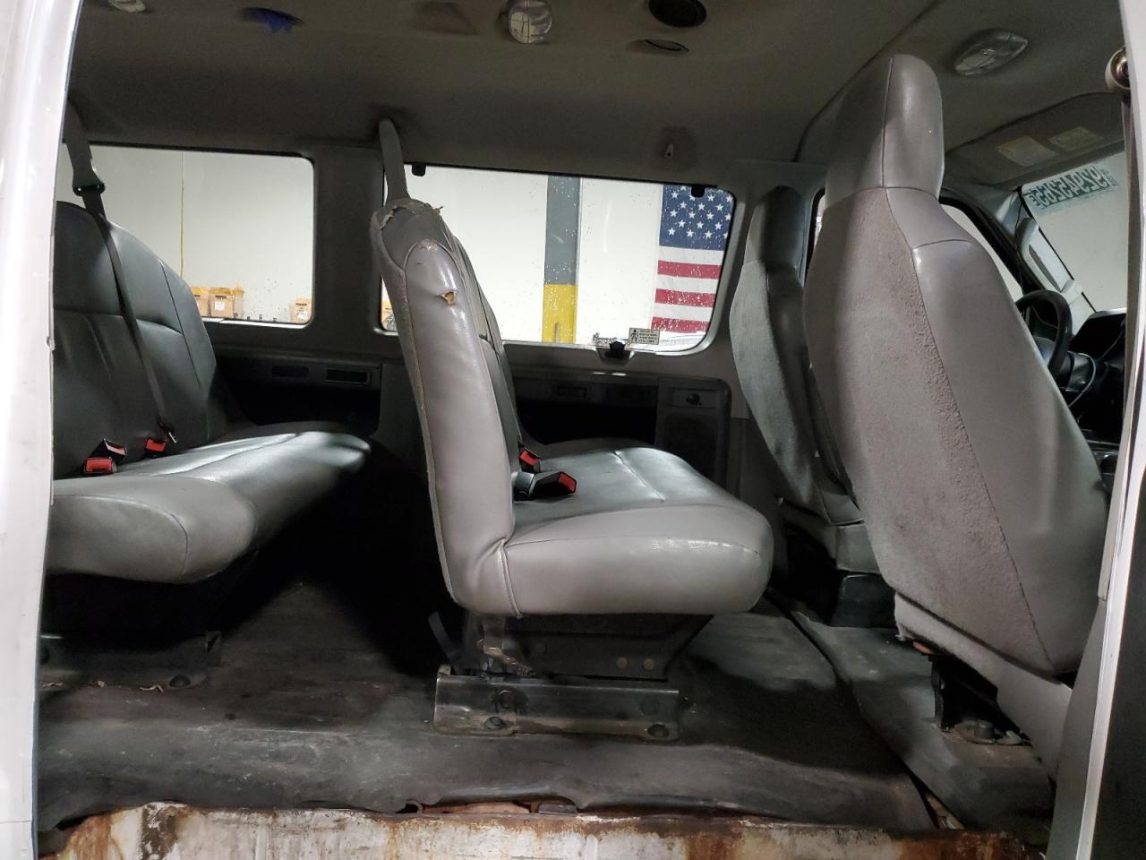 2013 Ford Econoline E350 Super Duty Wagon VIN: 1FBSS3BL6DDB29570 Lot: 92945265