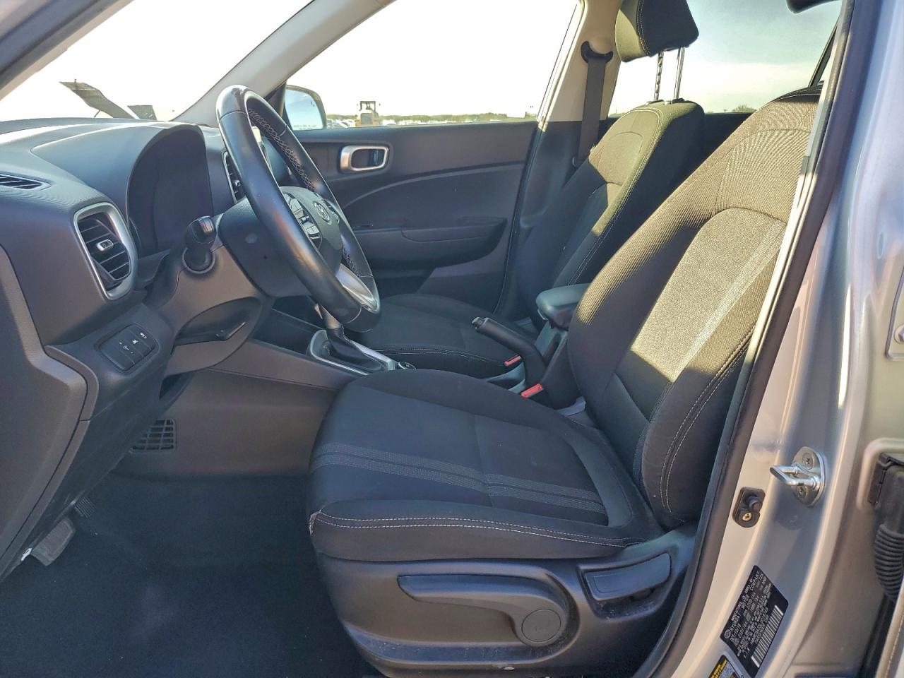 2020 Hyundai Venue Sel VIN: KMHRC8A35LU018749 Lot: 94599585