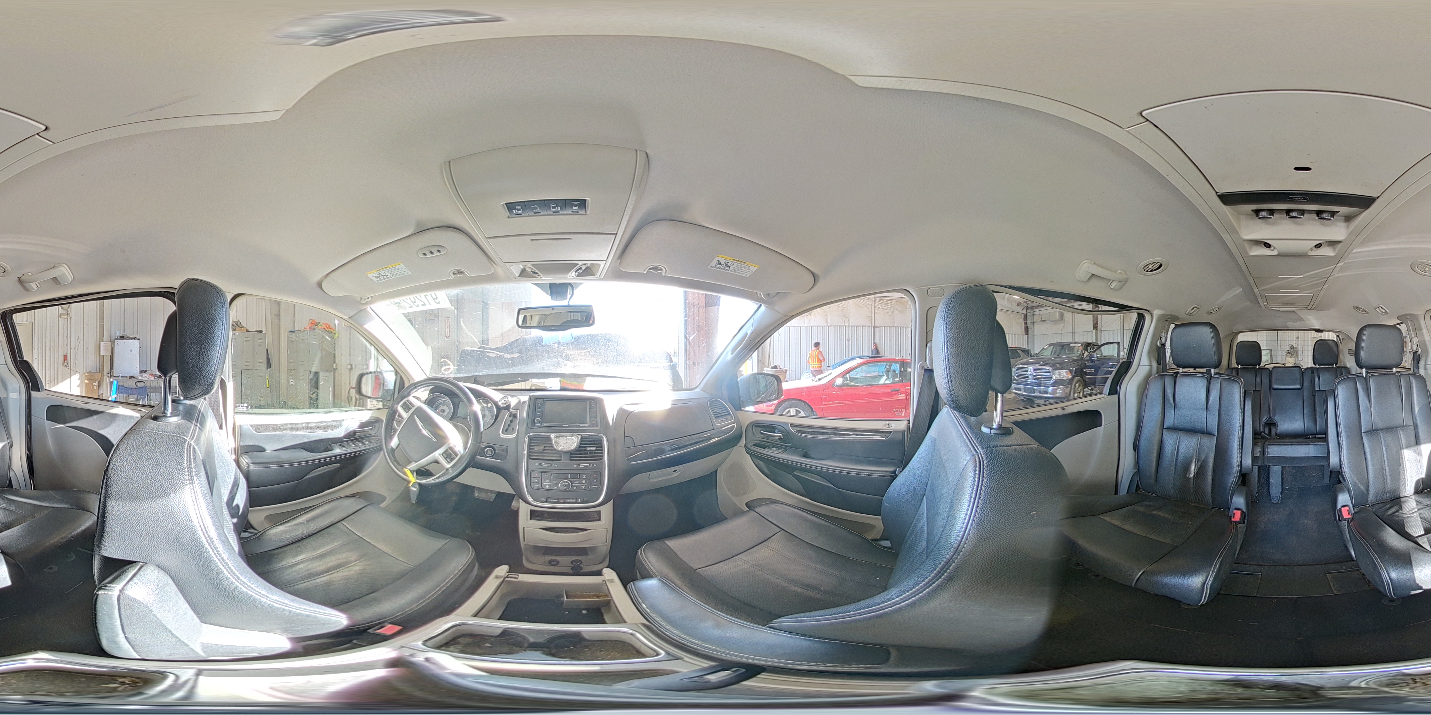 2015 Chrysler Town & Country Touring L VIN: 2C4RC1CG5FR584181 Lot: 91292585