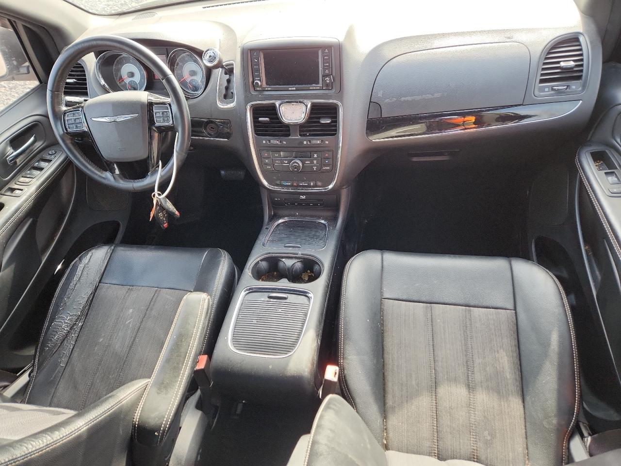 2015 Chrysler Town & Country S VIN: 2C4RC1HG2FR554659 Lot: 92902365