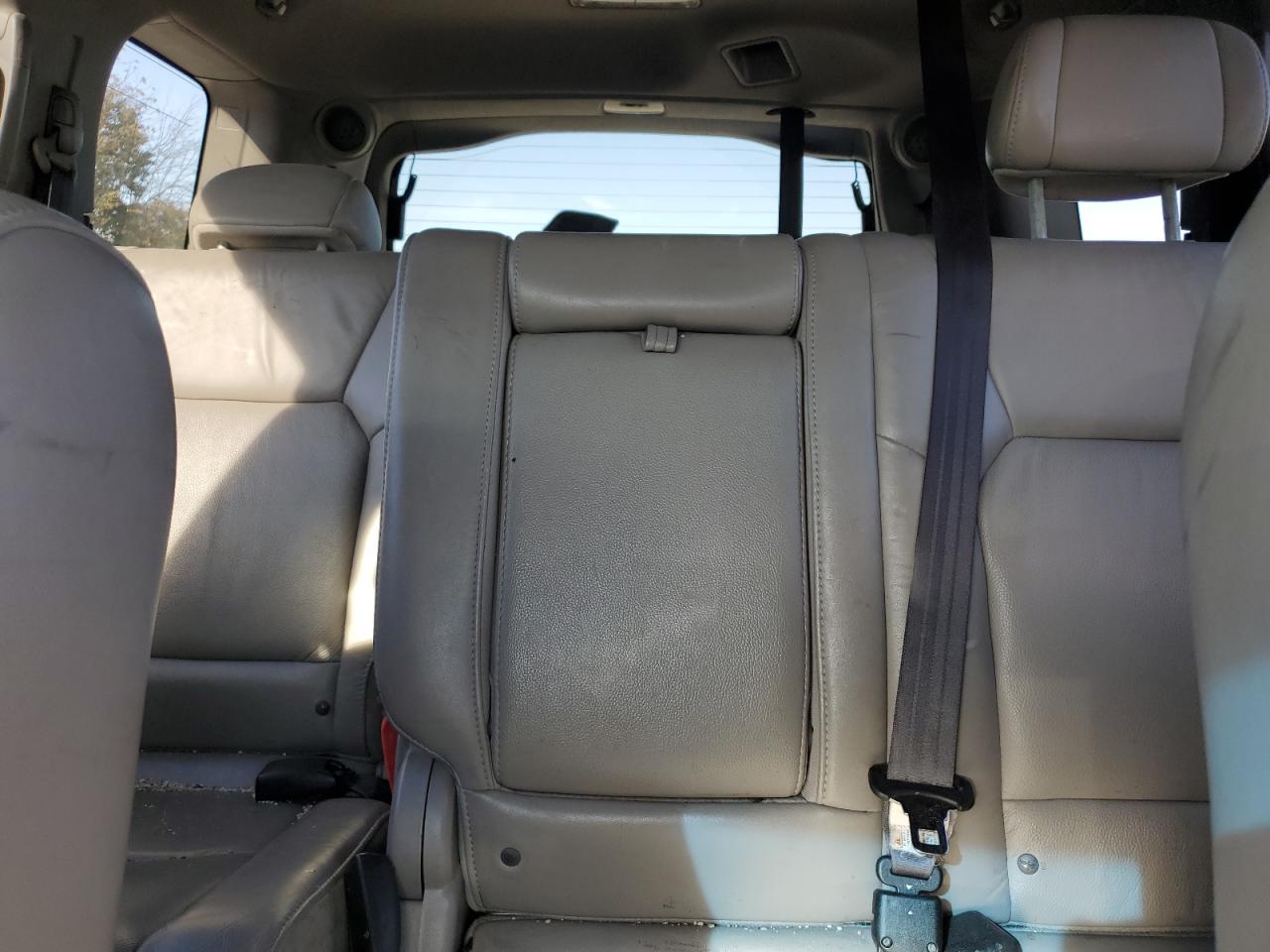 2011 Honda Pilot Touring VIN: 5FNYF4H94BB036693 Lot: 92272485